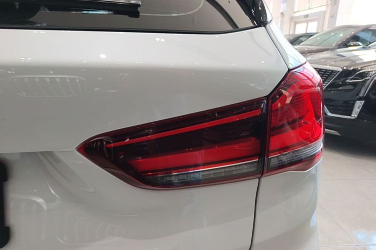 BMW X1 2021 car image #8