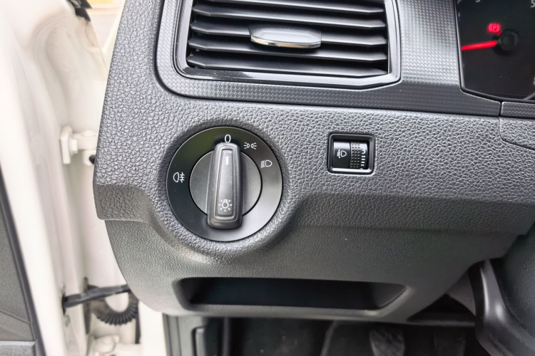 Volkswagen Santana 2019 car image #18