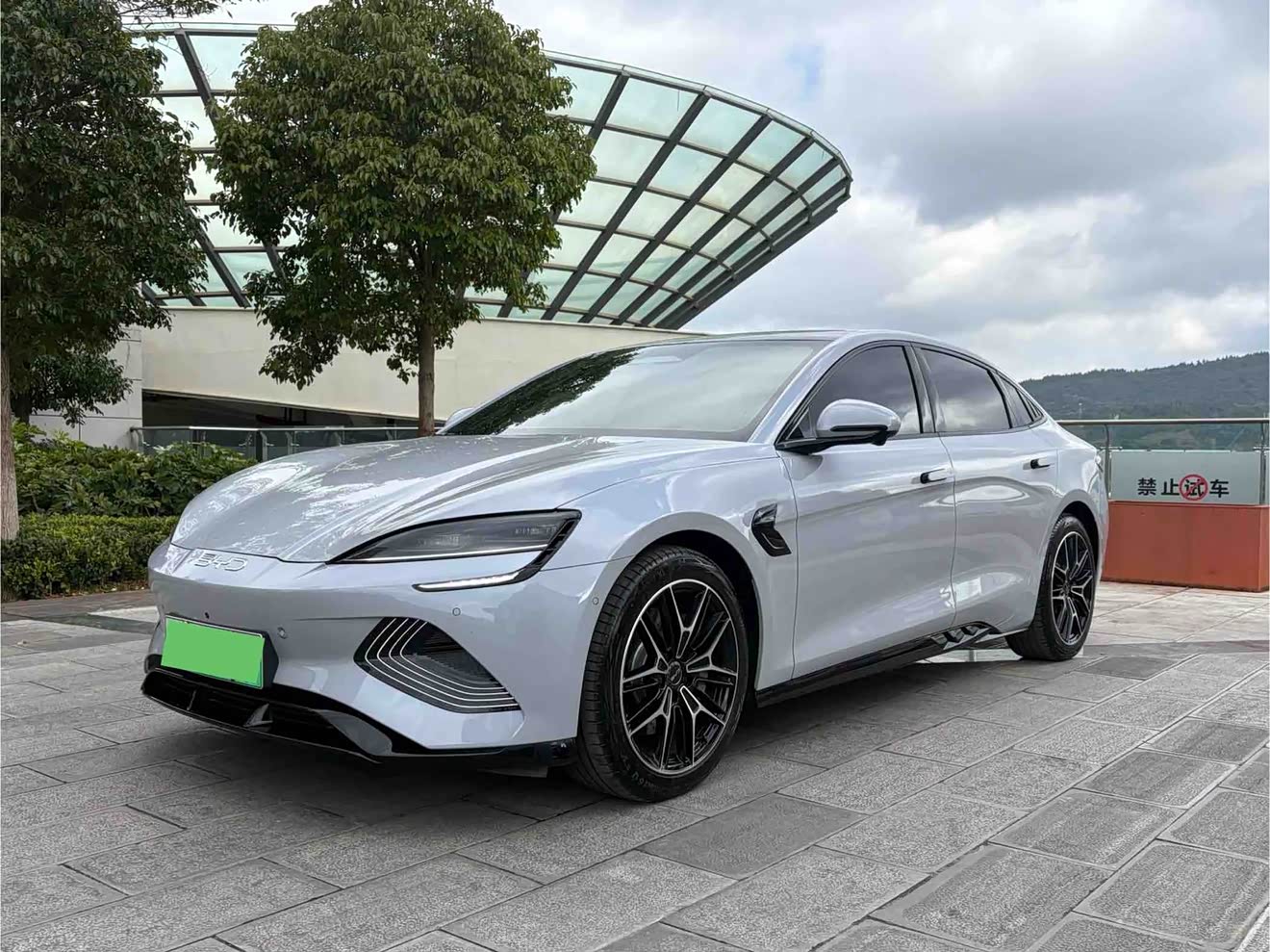 BYD Seal 2025 car image 