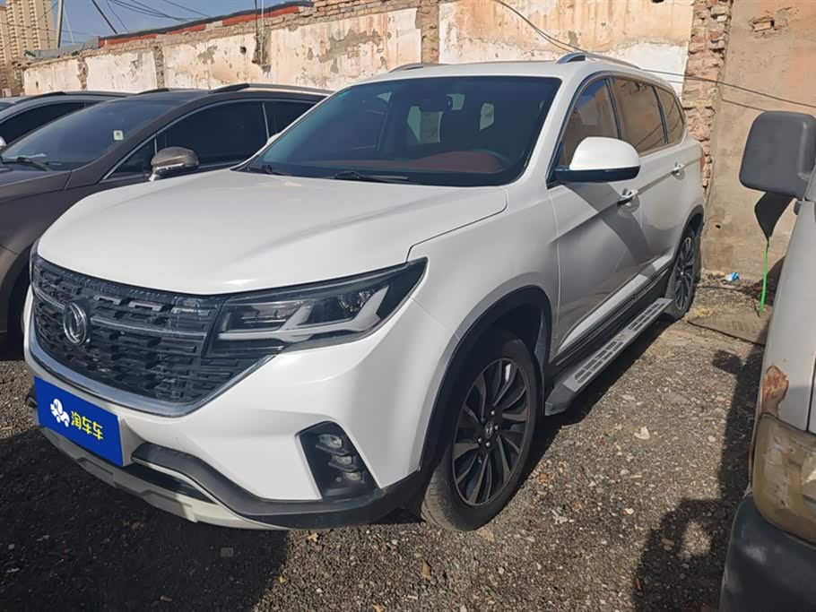 Forthing T5 2019 Forthing T5 2019 immagine di auto