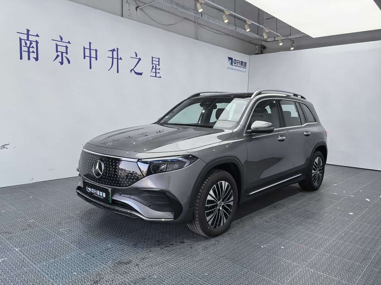 Mercedes-Benz EQB Class 2025 car image 