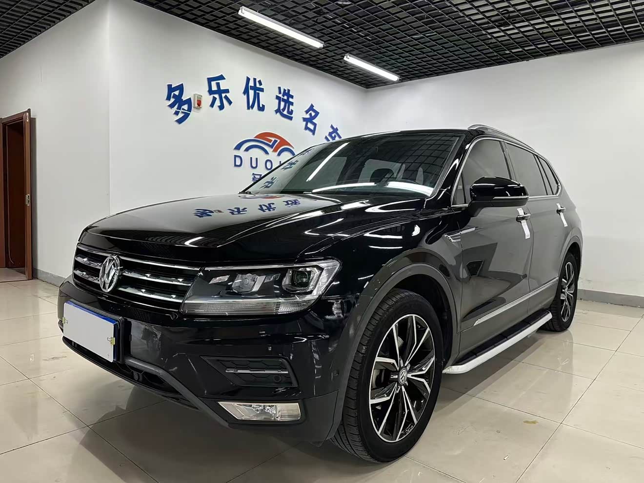 Volkswagen Tiguan L 2019 Volkswagen Tiguan L 2019 car image