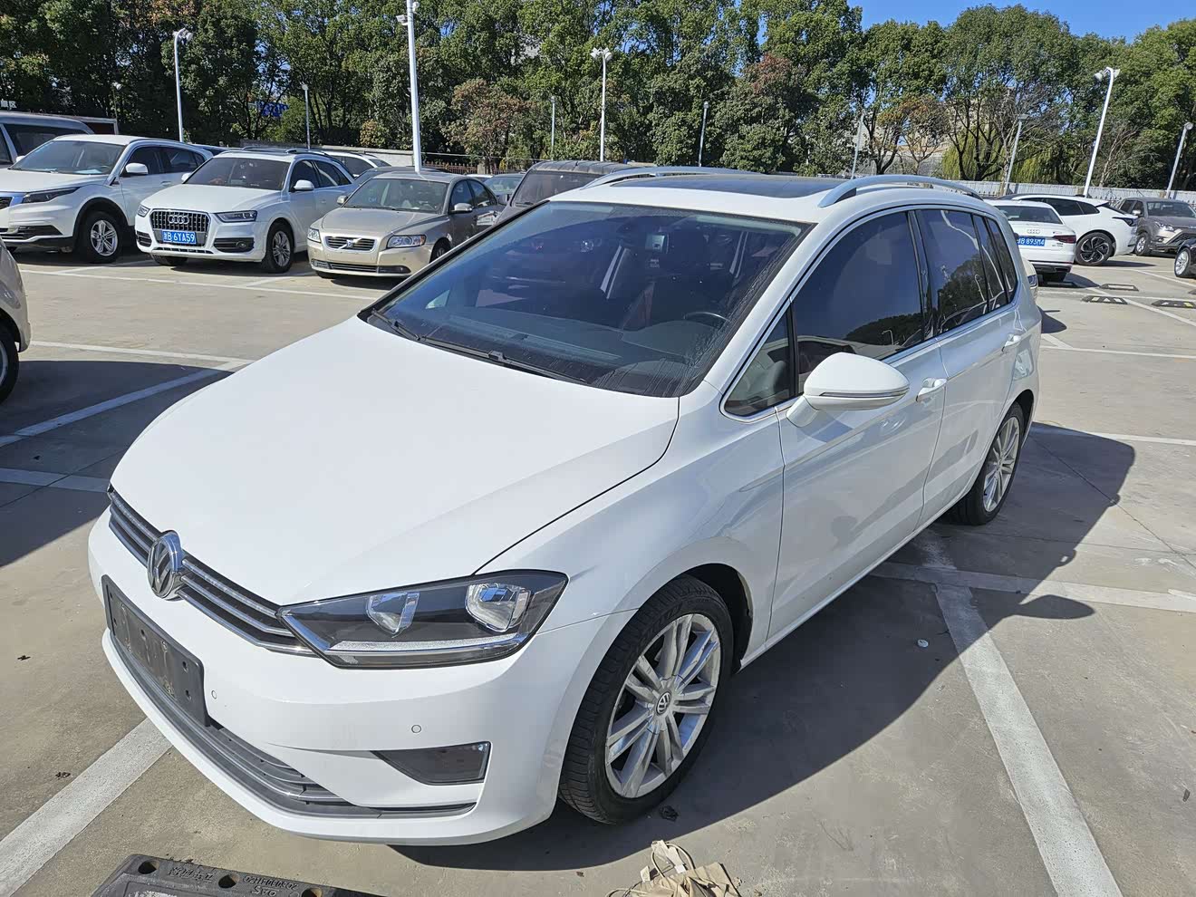 Volkswagen Golf Sportsvan 2016 Volkswagen Golf Sportsvan 2016 car image