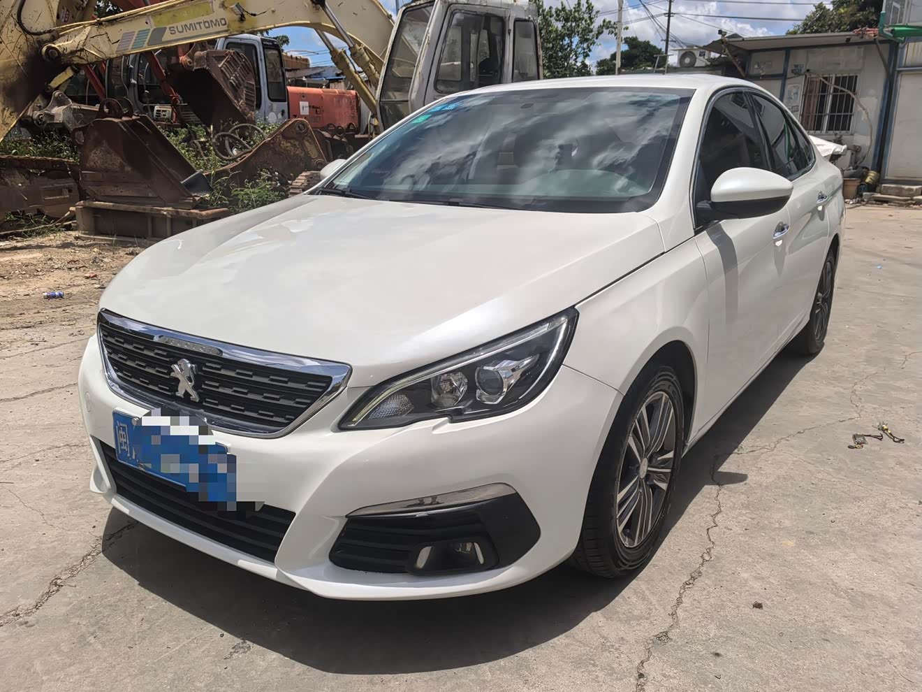 Peugeot 308 2017 car image 