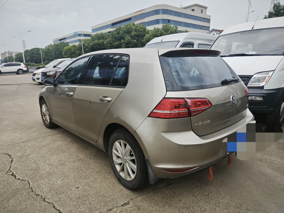 Volkswagen Golf 2014 car image #6