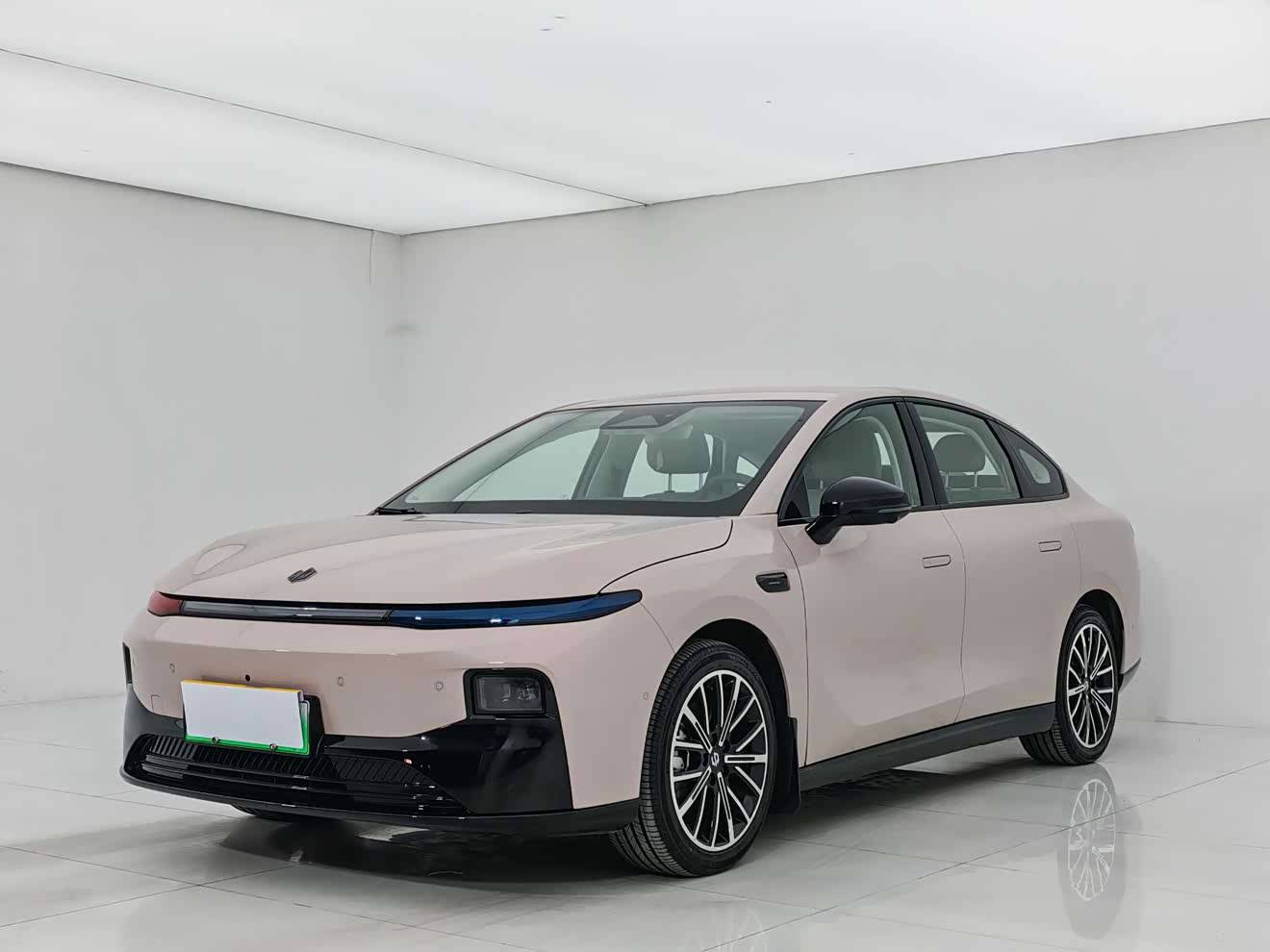 Leapmotor B01 2025 汽车图片 