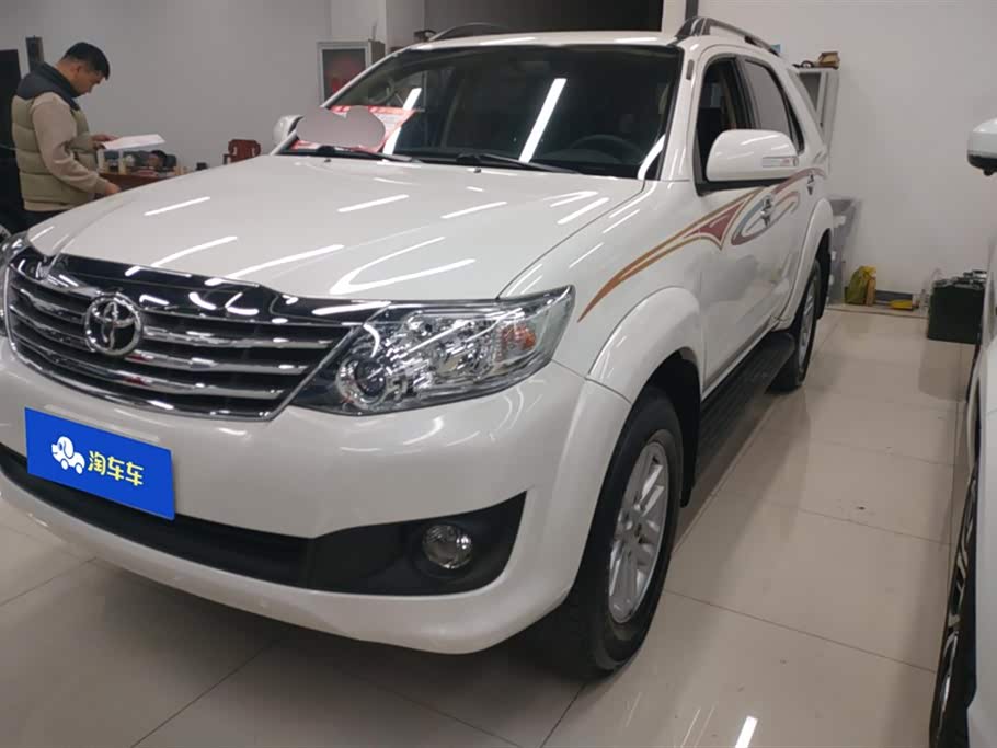 Toyota Fortuner 2016 汽车图片 