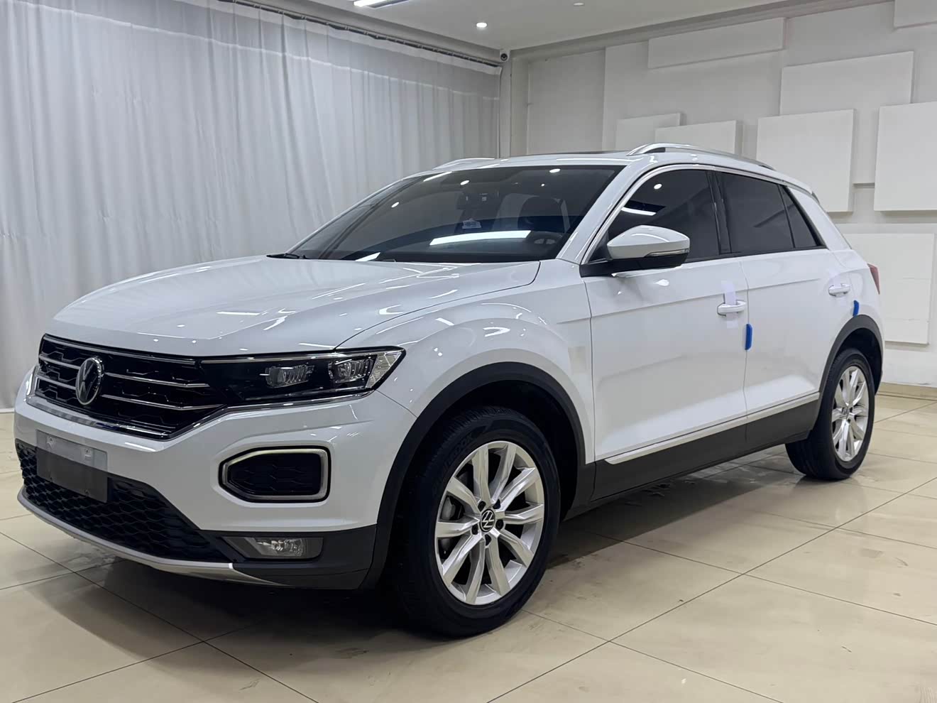 Volkswagen T-Roc 2022 Volkswagen T-Roc 2022 car image