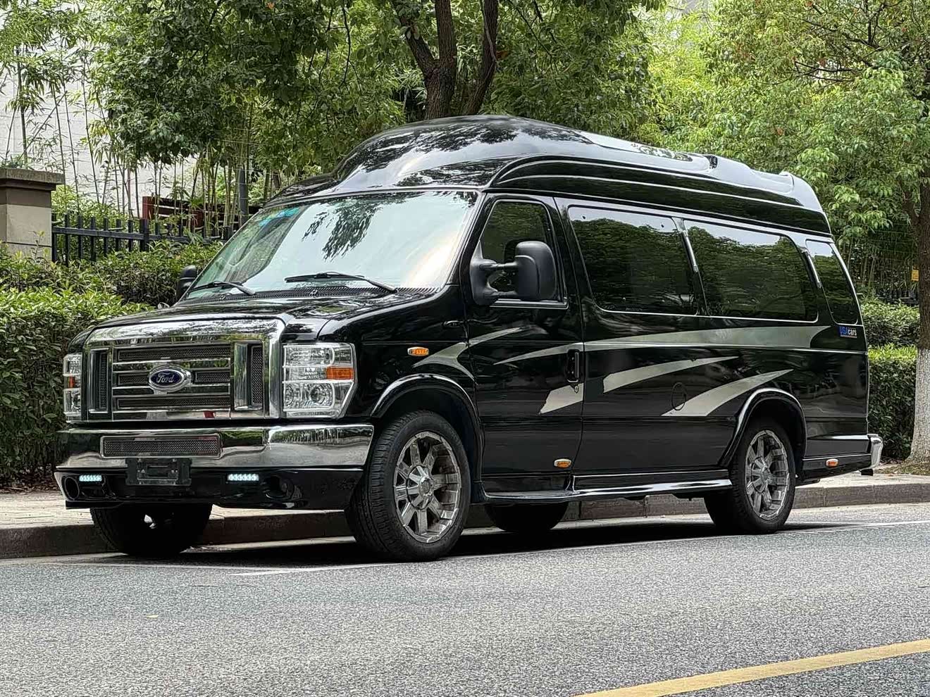 Ford E350 2015 Ford E350 2015 car image