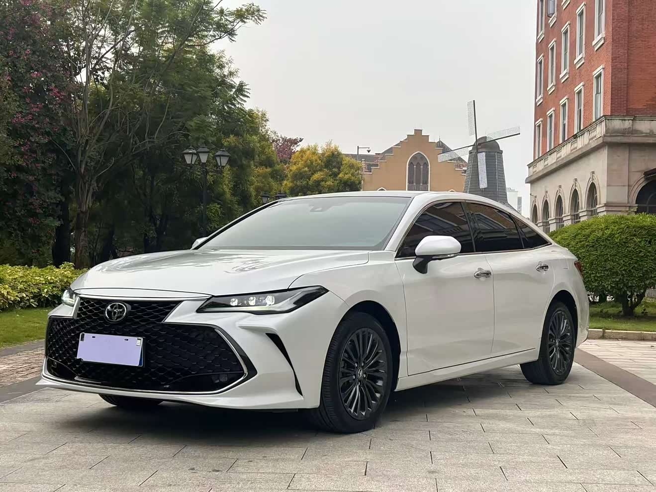 Toyota Avalon 2024 car image 