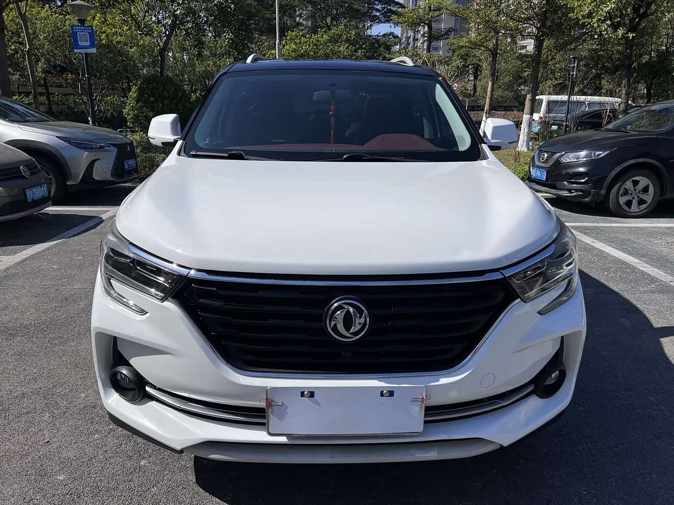 Forthing T5 2019 Forthing T5 2019 immagine di auto