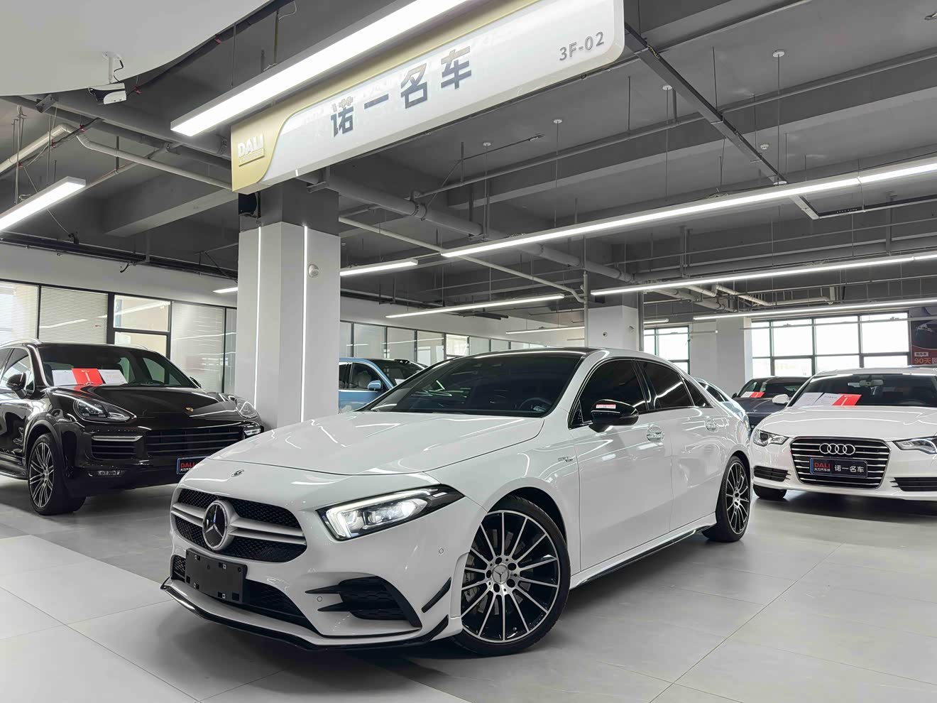 Mercedes-Benz 2021 car image 