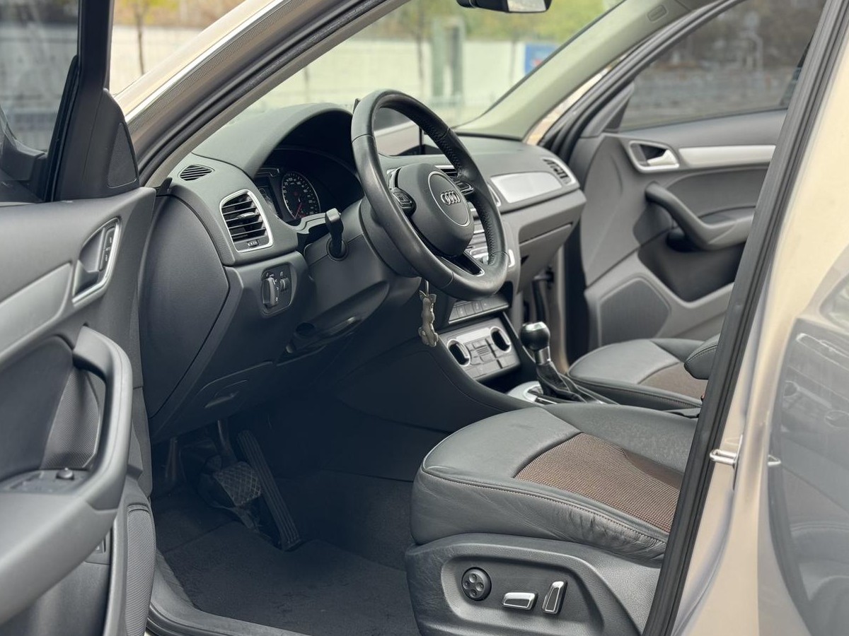 Audi Q3 2017 car image #4