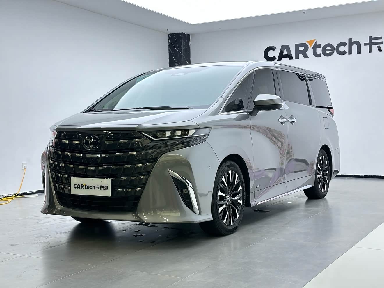 丰田 埃尔法 2023 汽车图片 