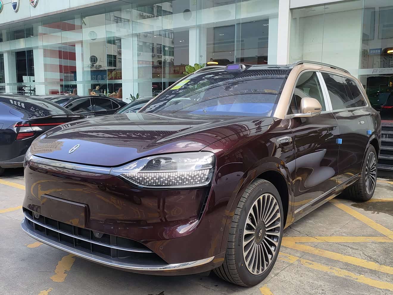 AITO 问界 问界M9 汽车图片 