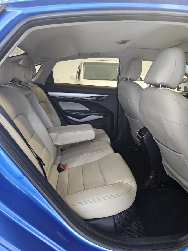 GEELY Binray 2018 car image #8