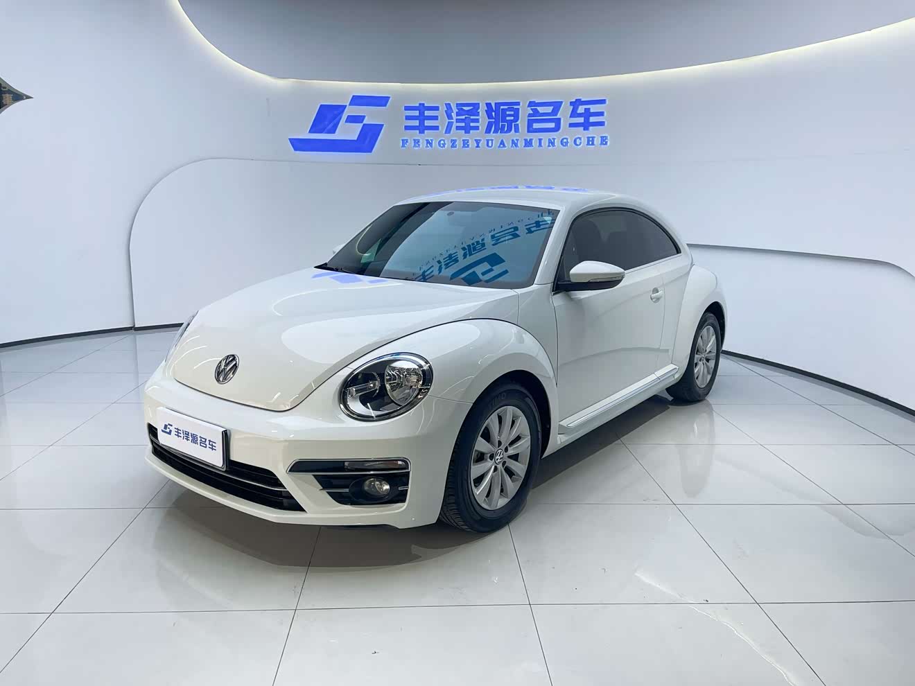 Volkswagen Beetle 2017 Volkswagen Beetle 2017 immagine di auto