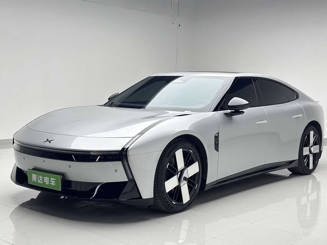 小鹏 小鹏P7 2025 汽车图片 