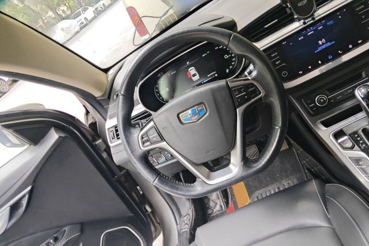 GEELY Emgrand 2019 car image #15