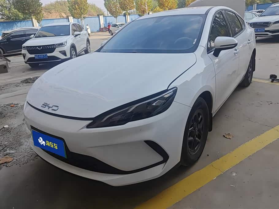 BYD Seal 05 DM-i 2025 car image 