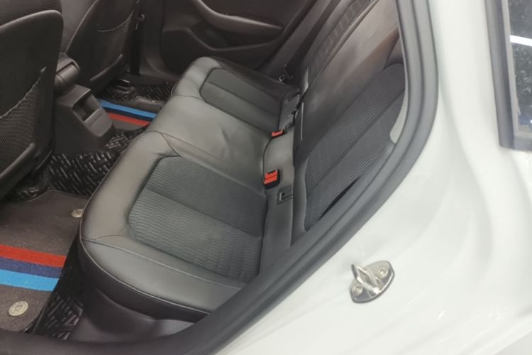 Audi A3 2018 car image #17