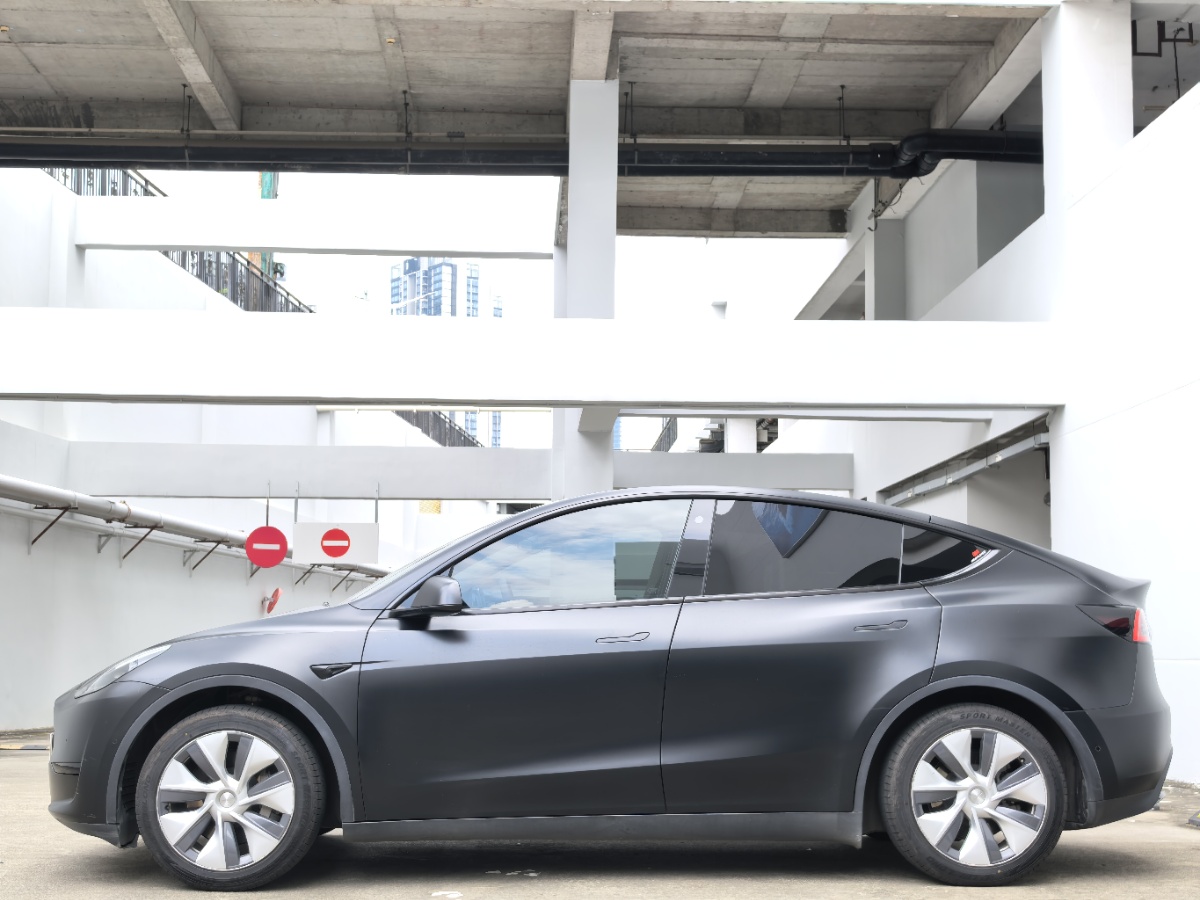 Tesla Model Y 2023 #4 Tesla Model Y 2023 car image #4
