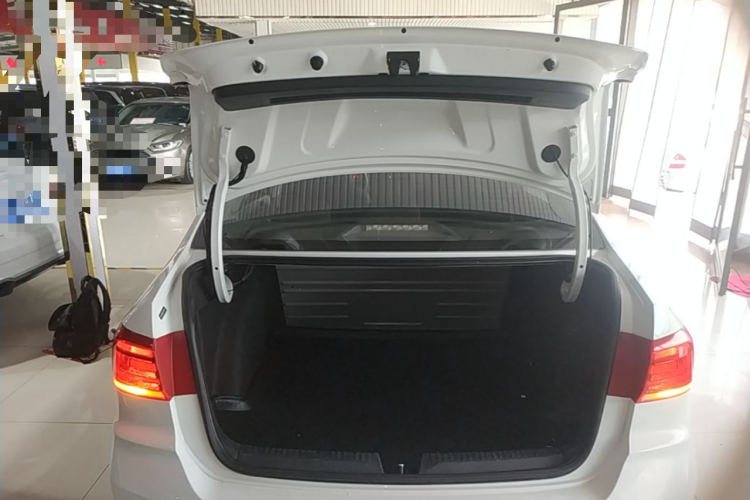 Volkswagen Santana 2017 car image #19