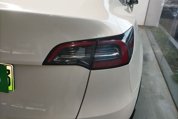 Tesla Model Y 2022 #8 Tesla Model Y 2022 car image #8