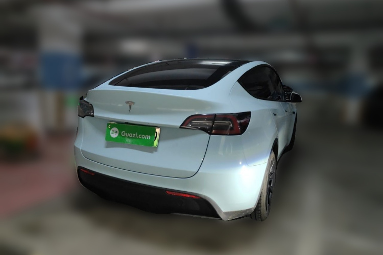 Tesla Model Y 2022 #5 Tesla Model Y 2022 car image #5