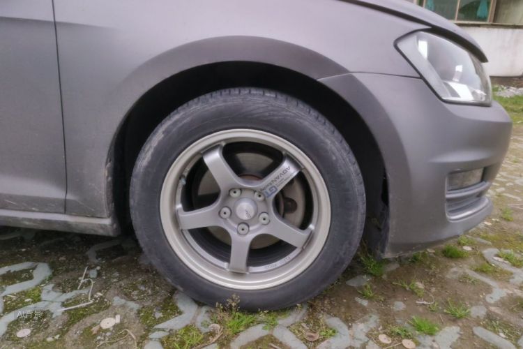 Volkswagen Golf 2015 car image #9