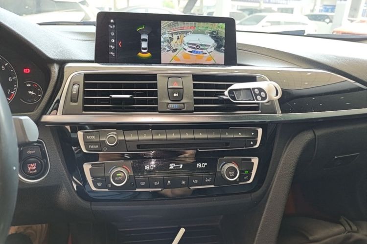 BMW 3 Series 2019 #13 BMW 3 Series 2019 immagine di auto #13