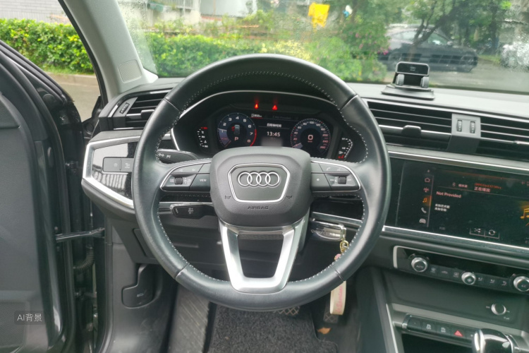 Audi Q3 2021 car image #12