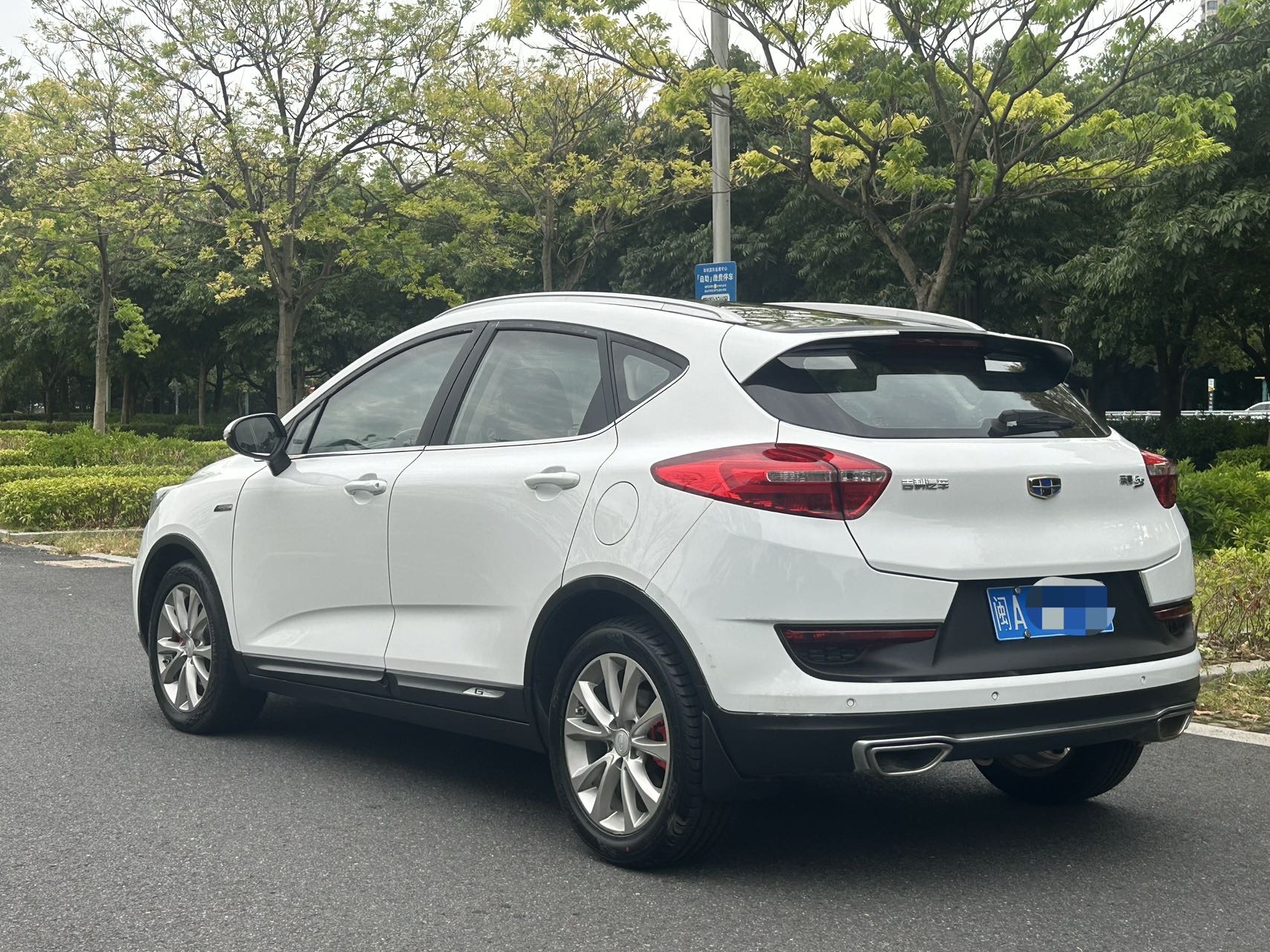 GEELY Emgrand GS 2017 car image #6