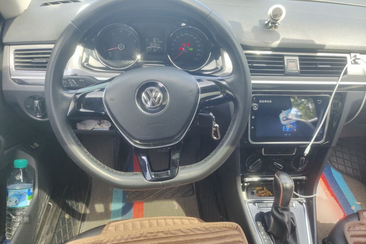 Volkswagen Bora 2016 car image #12