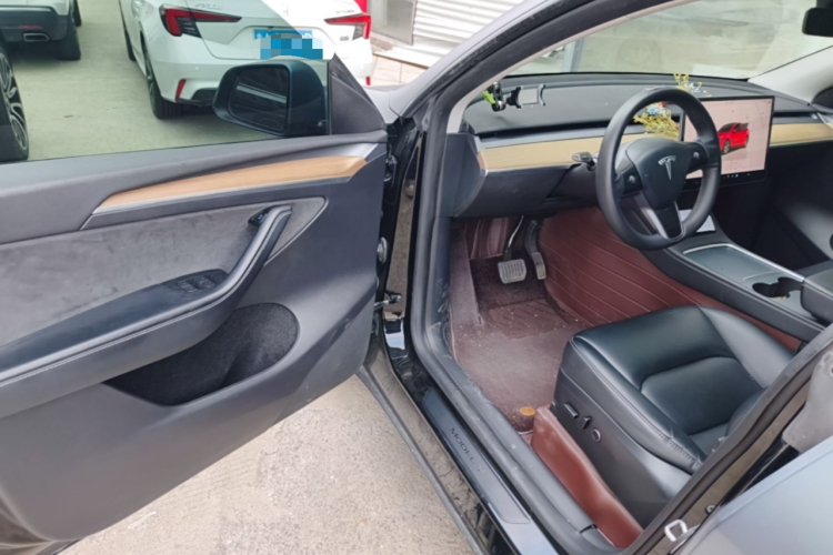 Tesla Model Y 2023 #12 Tesla Model Y 2023 car image #12