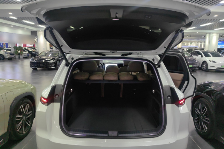 Li L7 2025 image de voiture #21