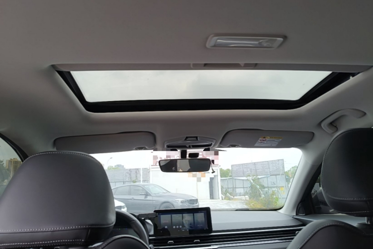GEELY Emgrand 2023 car image #18