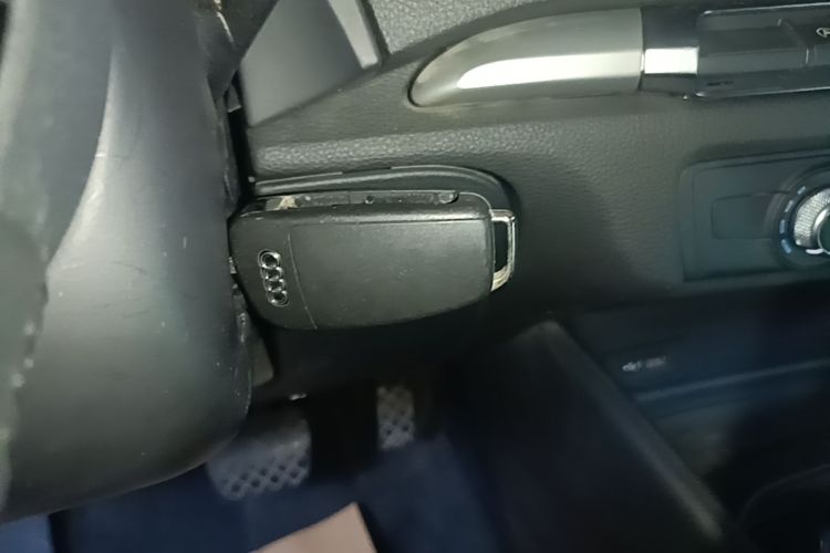 Audi A3 2018 car image #14