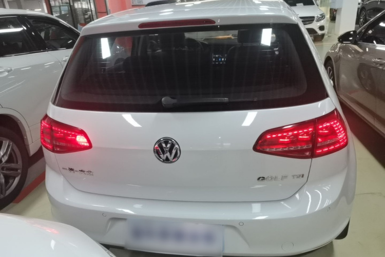 Volkswagen Golf 2015 car image #6