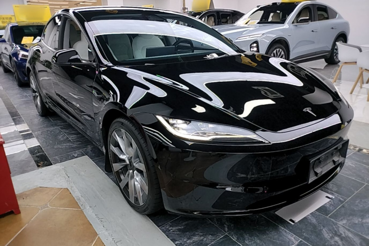 Tesla Model 3 2023 #4 Tesla Model 3 2023 car image #4