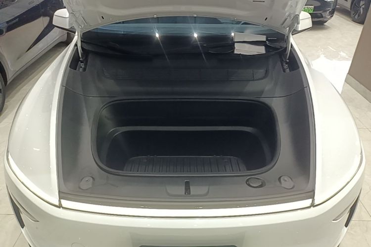 Tesla Model Y 2026 #20 Tesla Model Y 2026 immagine di auto #20