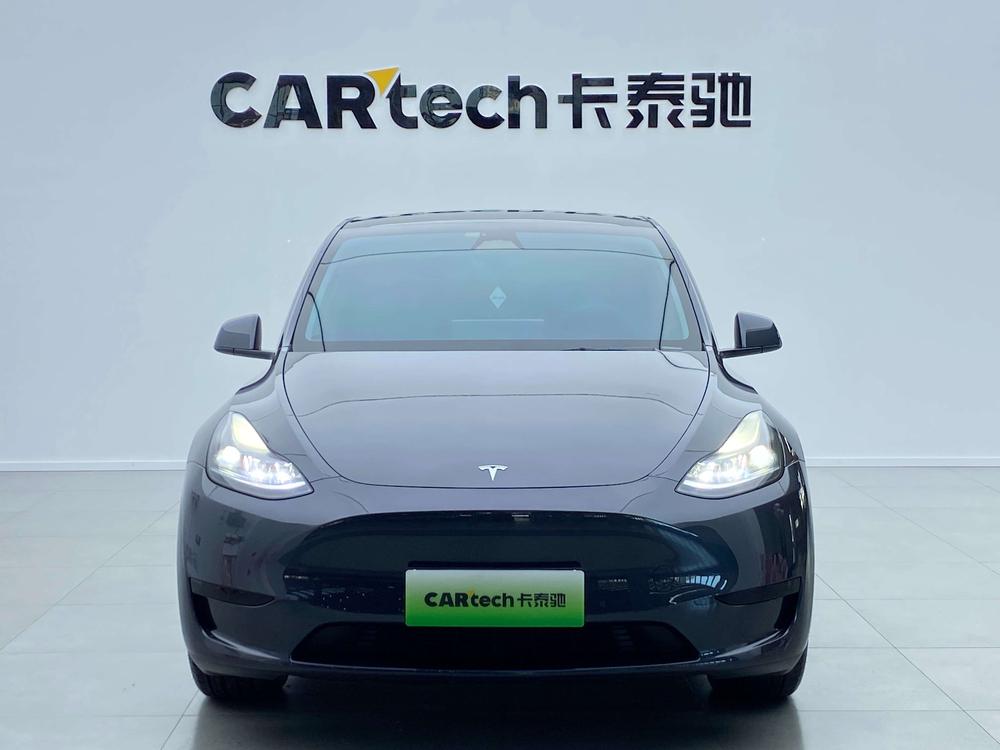 Tesla Model Y 2024 car image #2