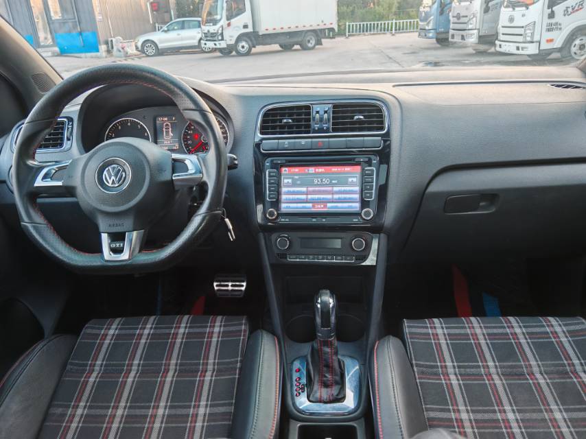 Volkswagen Polo 2014 #6 Volkswagen Polo 2014 car image #6