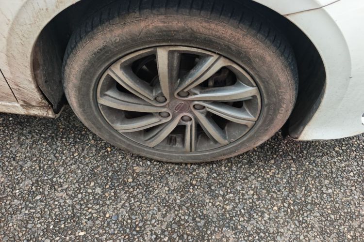 GEELY Binray 2019 car image #9