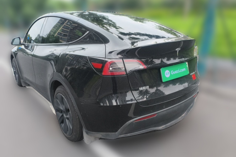 Tesla Model Y 2023 #5 Tesla Model Y 2023 car image #5