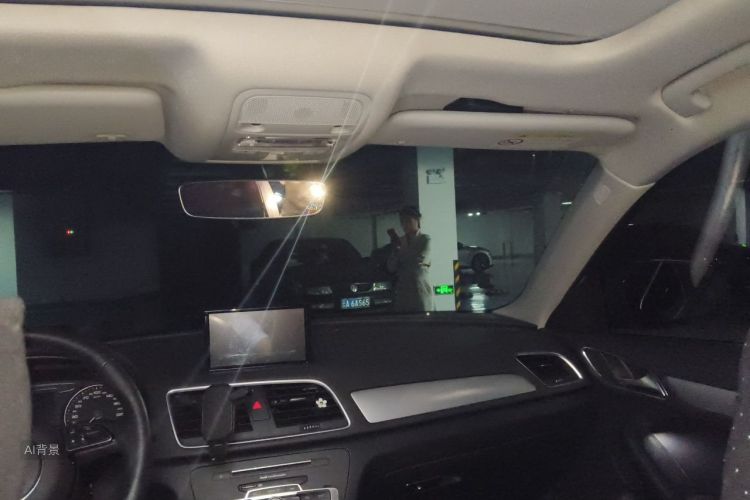 Audi Q3 2018 car image #20