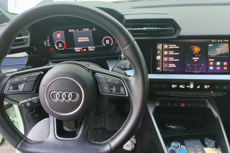 Audi A3 2023 immagine di auto #10