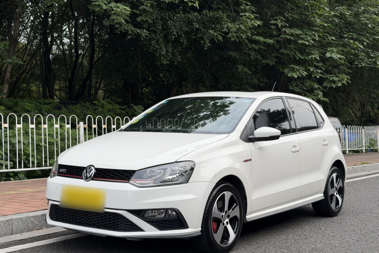Volkswagen Polo 2016 car image #2