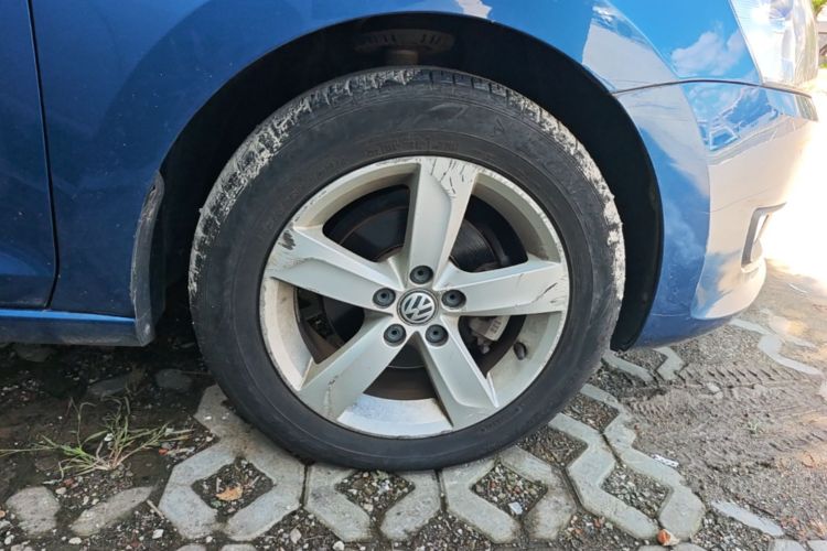 Volkswagen Santana 2015 car image #9