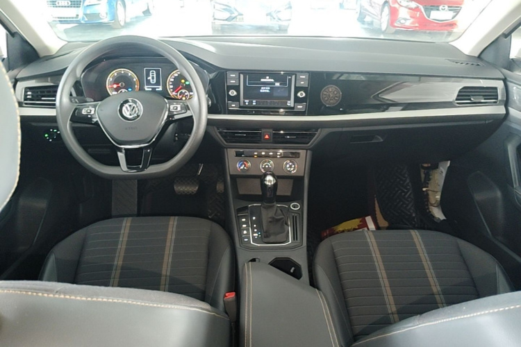 Volkswagen Lavida 2019 car image #11